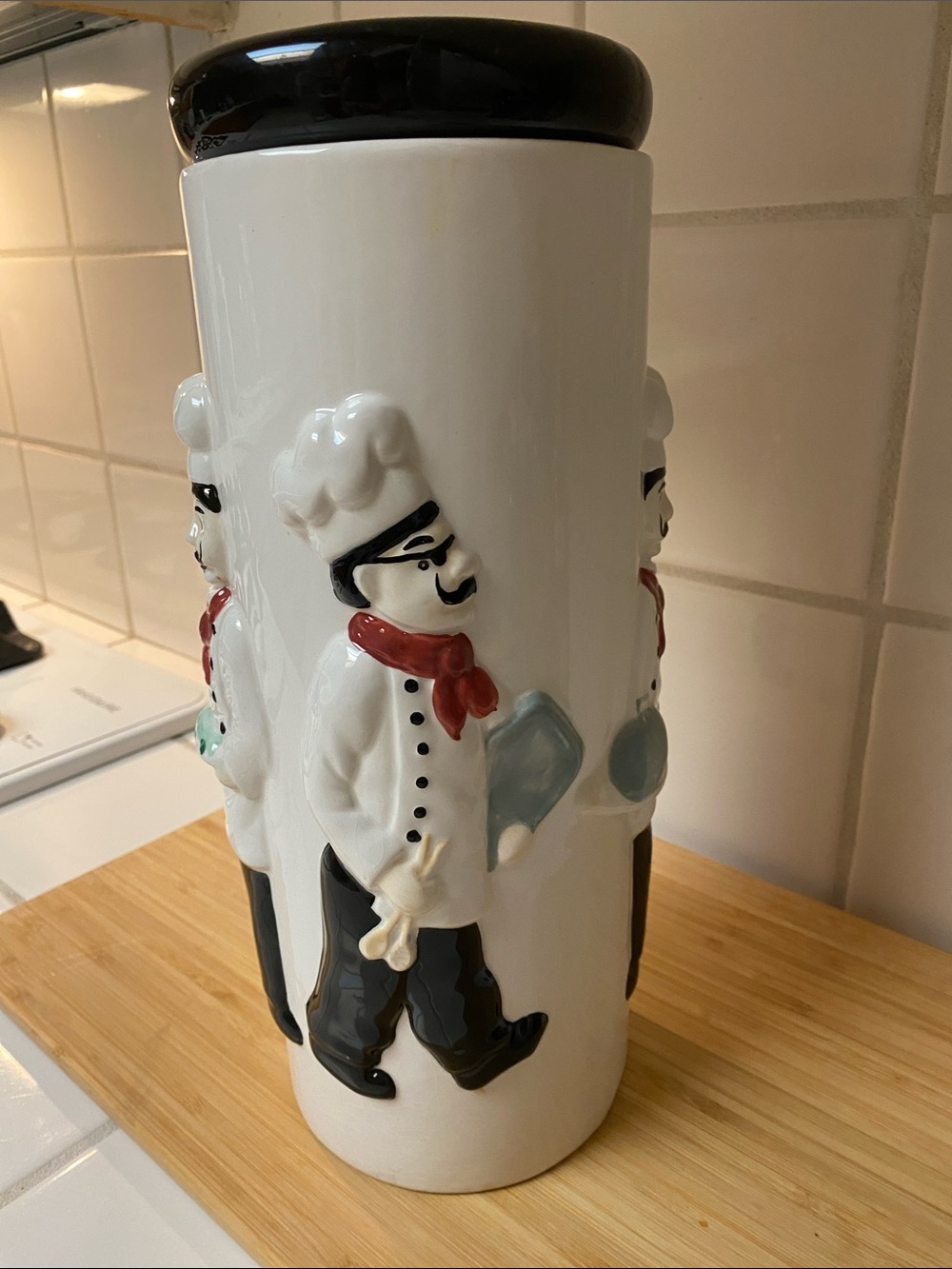 Ceramic Chef Spaghetti Holder with Hand-Painted Chefs